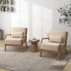 Sillón tapizado en tela con patas de madera