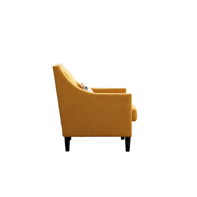 Sillón de tela de lino con detalles de tachuelas y patas de madera maciza