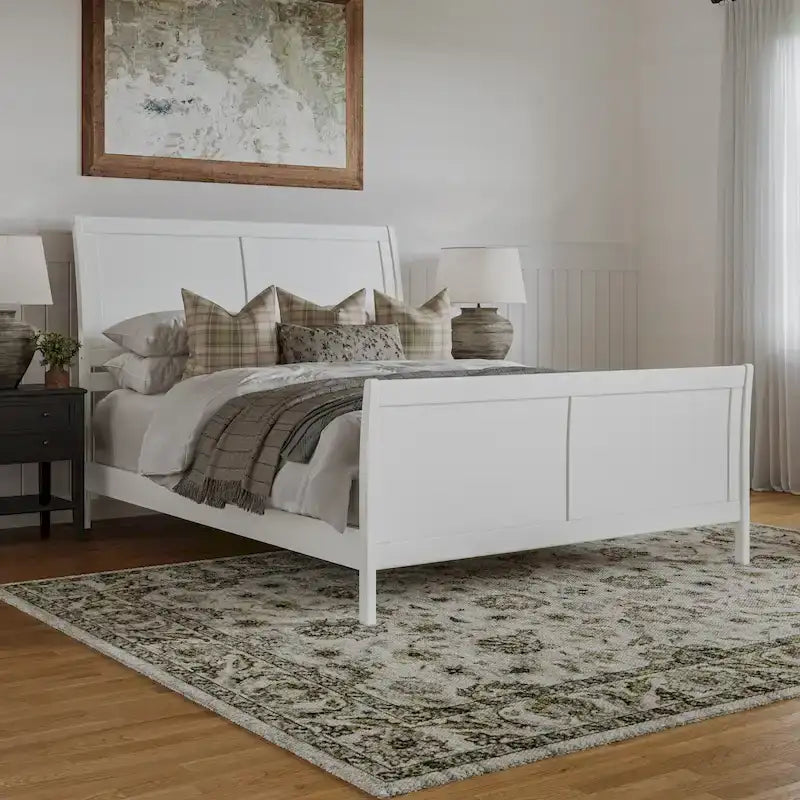 Cama de plataforma de perfil bajo de madera maciza Portland con piecera a juego