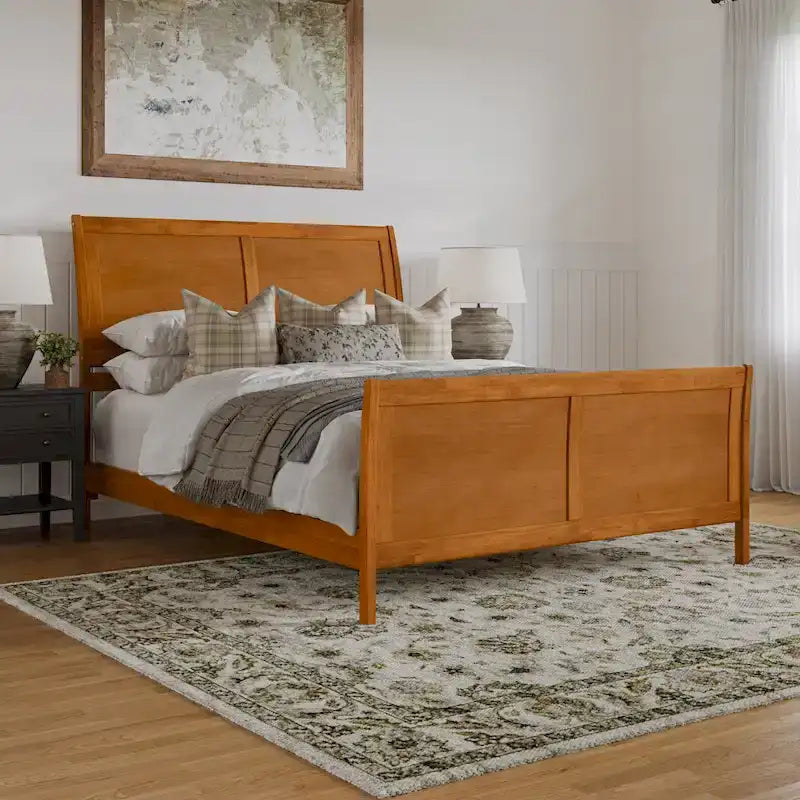 Cama de plataforma de perfil bajo de madera maciza Portland con piecera a juego