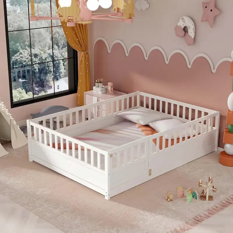 Cama de piso de madera de pino para niños con estructura de cerca