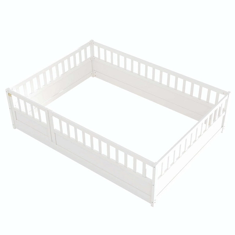 Cama de piso de madera de pino para niños con estructura de cerca