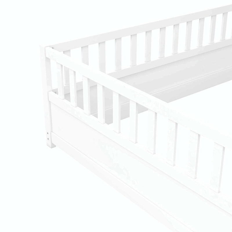 Cama de piso de madera de pino para niños con estructura de cerca