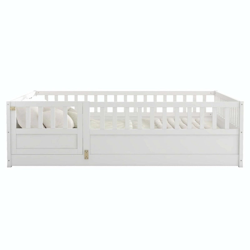 Cama de piso de madera de pino para niños con estructura de cerca