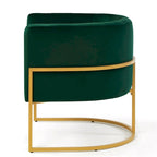 Sillón de terciopelo con base de metal y respaldo curvo
