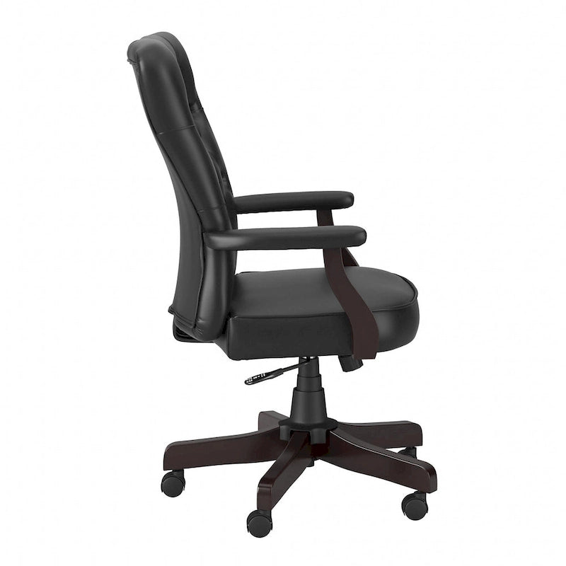 Sillón de oficina Arden Lane con respaldo alto, capitoné y brazos