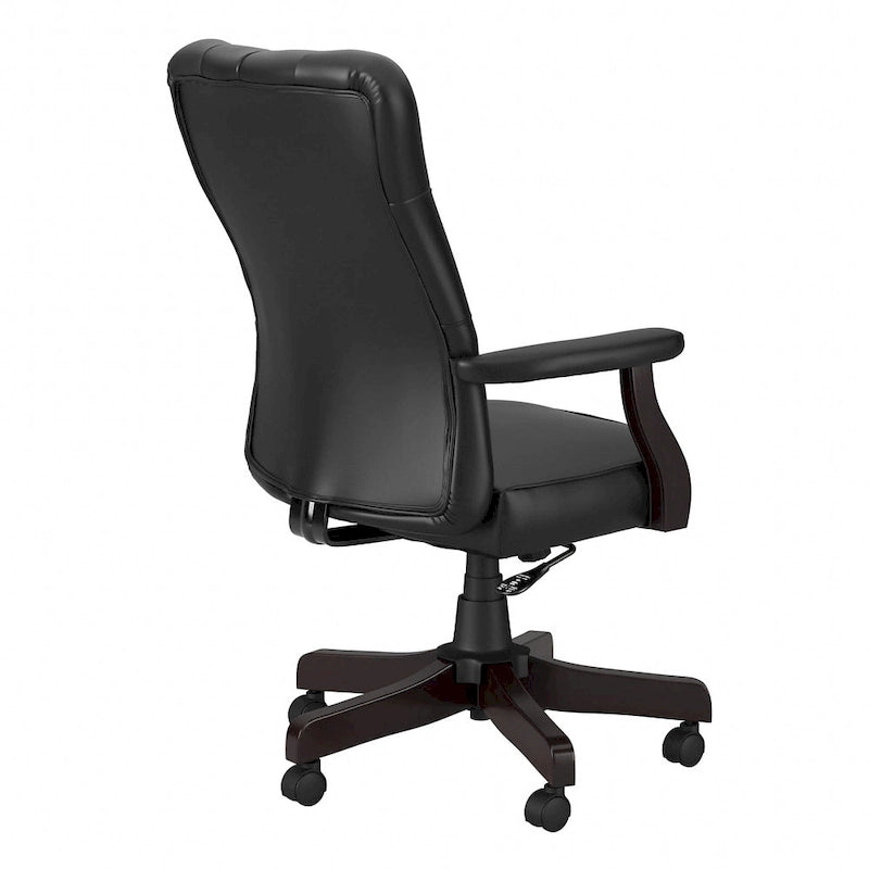 Sillón de oficina Arden Lane con respaldo alto, capitoné y brazos