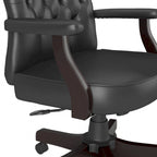 Sillón de oficina Arden Lane con respaldo alto, capitoné y brazos