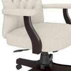 Sillón de oficina Arden Lane con respaldo alto, capitoné y brazos